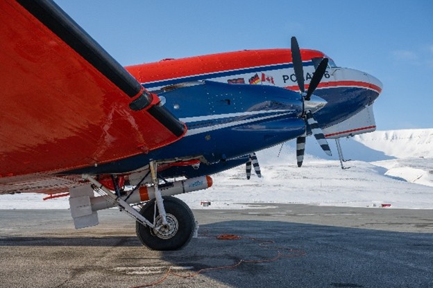 Left panel:  AWI IceBird Polar-5 aircraft